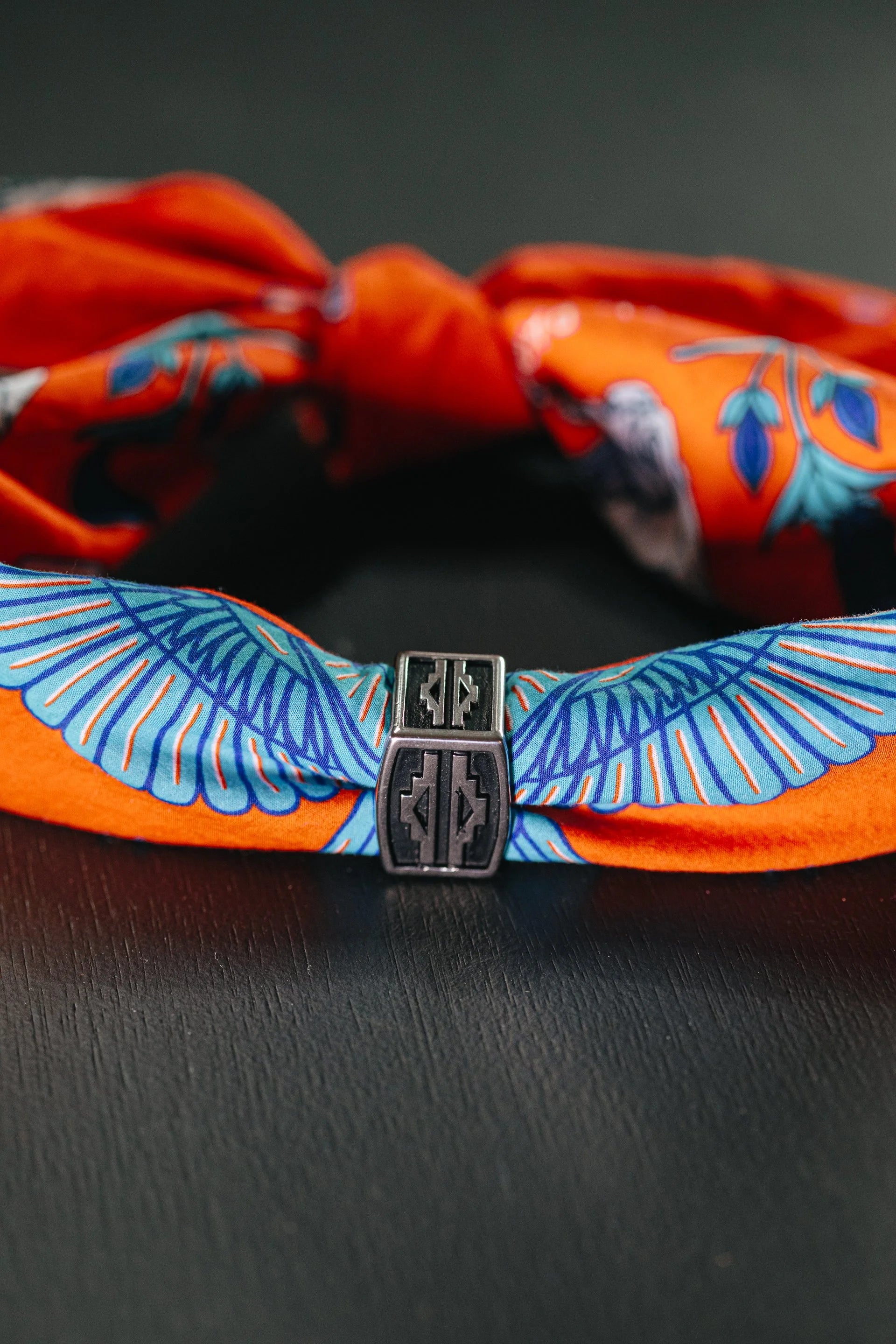 Plains Indian Loop Bandana Slide